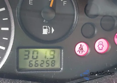 2004 Ford Focus Lx z USA, uszkodzony, nr VIN 1FAFP33PX4W121241